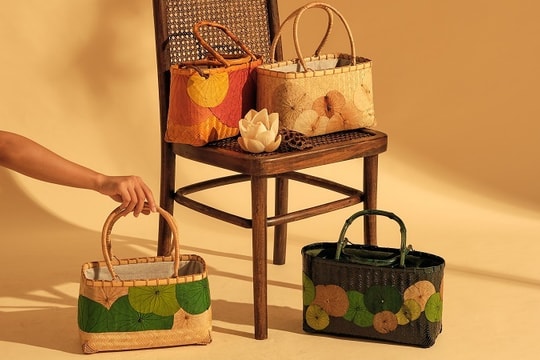 Lá sen Việt Nam biến hóa trên phụ kiện cho phái đẹp