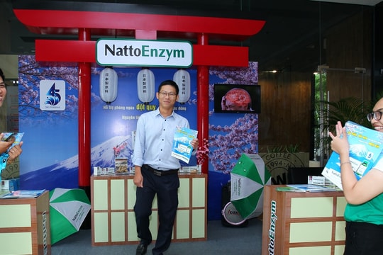 Trào lưu “đứng một chân” thay đổi nhận thức ngừa đột quỵ quý ông tuổi 40