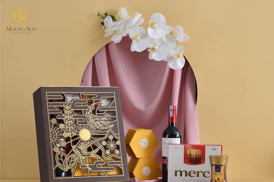 Quà tặng sắc xuân rực rỡ từ Moon n Sun