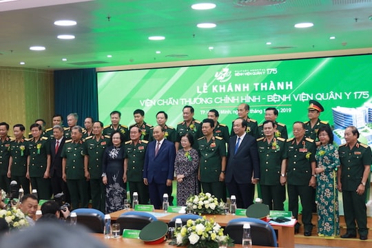Thủ tướng Chính phủ Nguyễn Xuân Phúc thăm Bệnh viện Quân Y 175