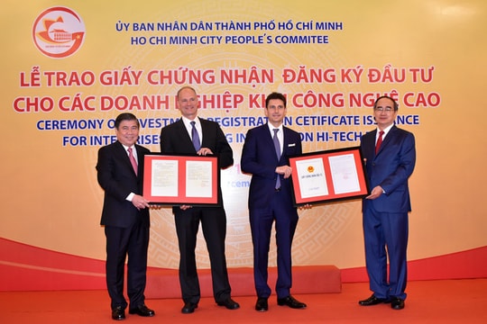 TP.HCM trao giấy chứng nhận đầu tư cho 9 doanh nghiệp vào Khu Công nghệ cao