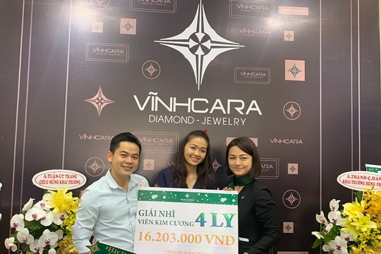 Khai trương showroom nữ trang Vĩnh Cara