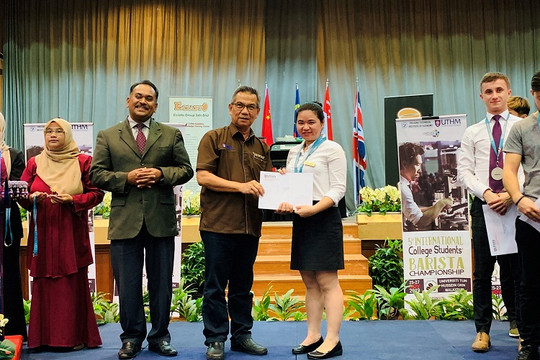 Sinh viên Việt Nam giành huy chương vàng cuộc thi pha chế cà phê quốc tế