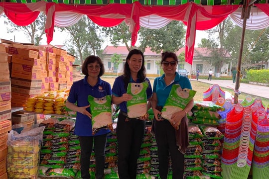 Chợ Tết "0 đồng" cho người dân Đồng Tháp