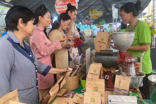 Gần 100 doanh nghiệp tham gia phiên chợ “Tết Xanh - Quà Việt 2020”