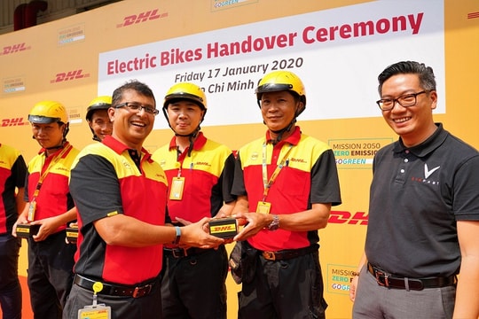 10 xe máy điện cho dịch vụ giao hàng tận nơi của DHL Express