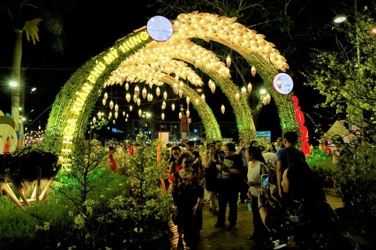 Khai mạc Hội Hoa Xuân Phú Mỹ Hưng Tết Canh Tý 2020