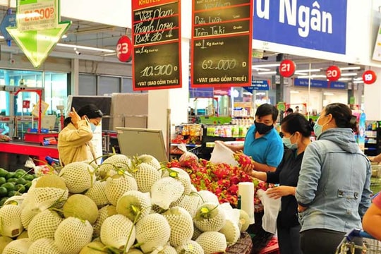 Công ty MM hỗ trợ nông dân tiêu thụ thanh long và dưa hấu