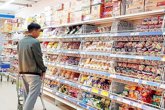 Mì gói - “Người bạn” không thể thiếu trong những chuyến công tác