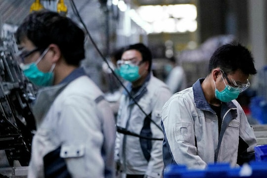 Kinh tế Trung Quốc chịu đựng được Covid-19 bao lâu?