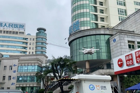 Startup vận chuyển hàng hoá bằng drone thời Covid-19