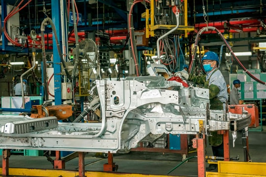 Ô tô Việt Nam “thấm đòn” Covid-19