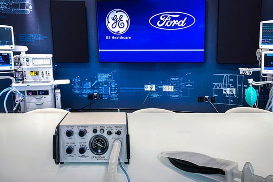 Ford Motor hợp tác với GE sản xuất 50.000 máy thở