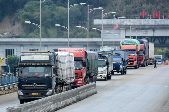 Đề nghị tạm dừng đưa hàng nông sản lên khu vực cửa khẩu ở Lạng Sơn