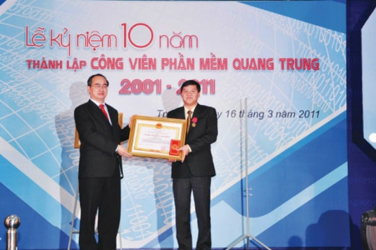 "Chim đầu đàn" bay xa