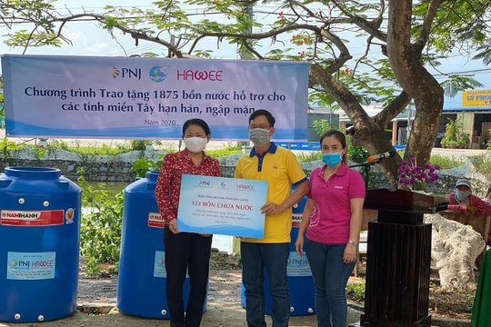 Hạn mặn tại miền Tây: Sự hỗ trợ kịp thời giúp bà con vượt qua “cơn khát”