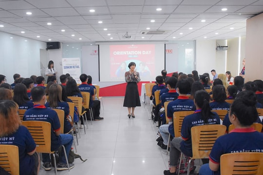 SonKim Retail đặt hàng tuyển dụng tại lễ khai giảng Trường Cao đẳng Việt Mỹ