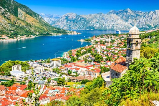 Quốc gia châu Âu nào là nước đầu tiên tuyên bố chiến thắng Covid-19?