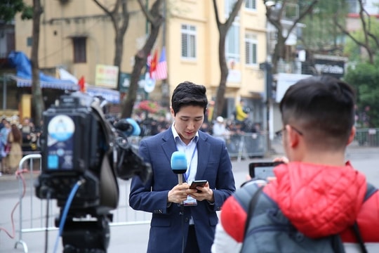 Đề xuất thi hoặc xét thăng hạng biên tập viên, phóng viên