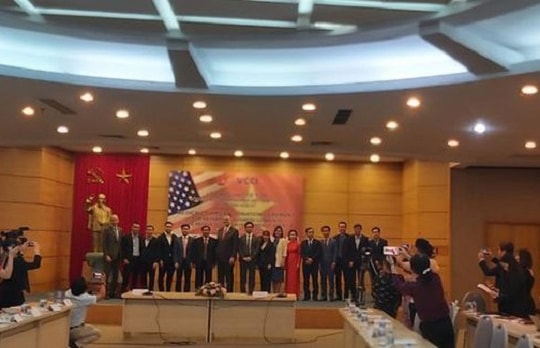 Cộng đồng doanh nghiệp Việt Nam gửi tặng nhân dân Hoa Kỳ vật tư y tế