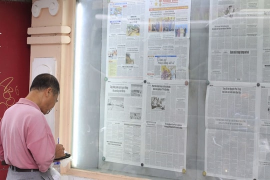 Kỷ niệm báo giấy