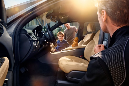 Mercedes-Benz ra mắt dịch vụ hỗ trợ 24 giờ