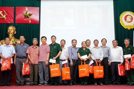 Trao tặng 150 phần quà cho Hội Cựu chiến binh TP.HCM