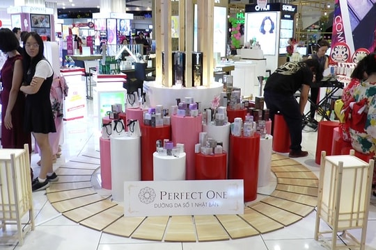 Nhộn nhịp mua sắm tại tuần lễ Japana