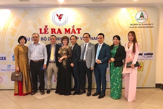 Ra mắt Câu lạc bộ Doanh nghiệp Việt Nam (VEC) Ra mắt Câu lạc bộ Doanh nghiệp Việt Nam (VEC)
