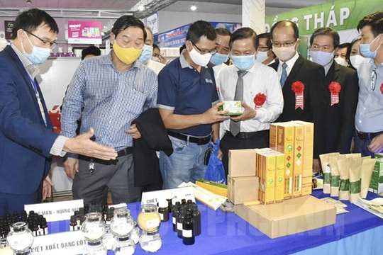 200 doanh nghiệp tham gia Hội chợ triển lãm “Tôn vinh hàng Việt năm 2020”