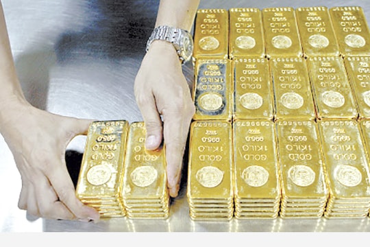 Giá vàng thế giới có thể đạt mốc 2.000 USD/oz