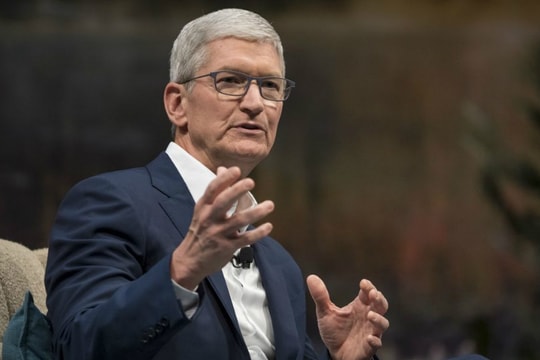 Giá trị vốn hoá Apple tiến sát 2.000 tỷ USD, CEO Tim Cook lần đầu thành tỷ phú