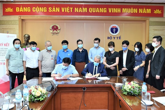 AIA Việt Nam mở rộng hỗ trợ tài chính cho lực lượng y tế phòng chống dịch Covid-19