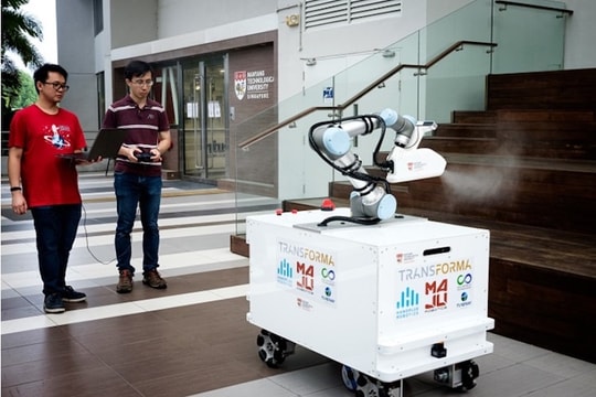 Đại dịch thúc đẩy nhu cầu toàn cầu về cobot trong ngành y tế