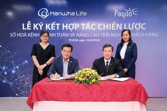 Hanwha Life Việt Nam hợp tác chiến lược cùng Momo và Payoo
