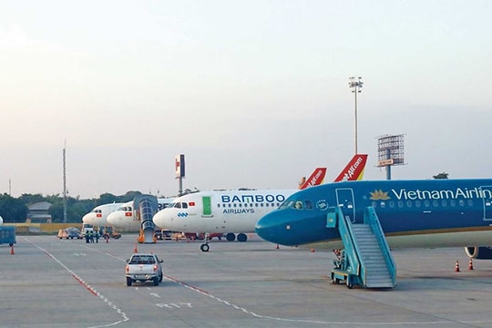 Hàng không "thắt" hầu bao