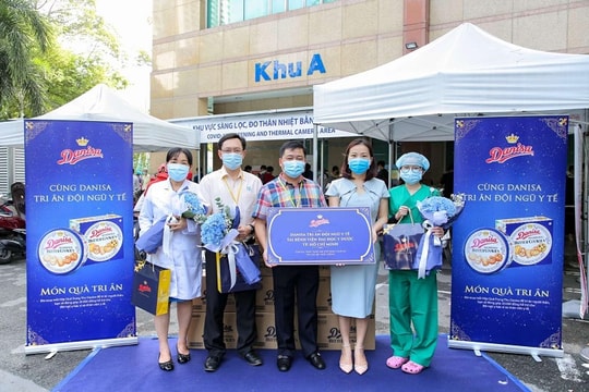 Nhiều tấm lòng tri ân các y bác sĩ tuyến đầu