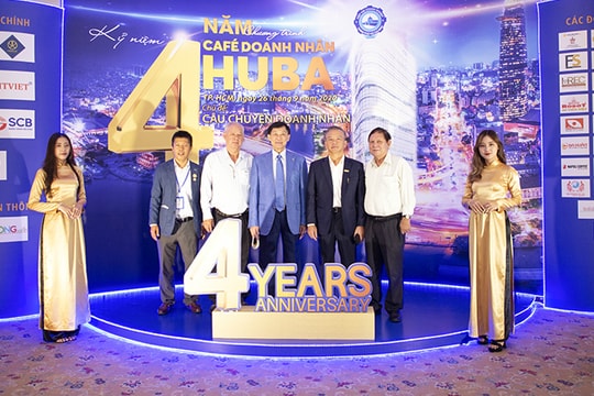 Hơn 200 doanh nhân tham gia chương trình kỷ niệm 4 năm “Café Doanh nhân HUBA”