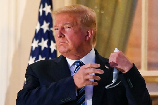 Cơn mưa chỉ trích sau phát ngôn "đừng sợ Covid" của ông Trump