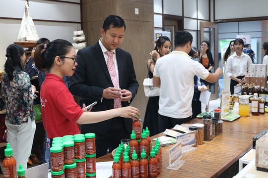 Hàng Việt vào Singapore có cơ hội đi tiếp tới thị trường hơn 1,8 tỷ dân