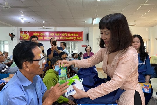 Tập đoàn TTC tài trợ kinh phí mổ mắt cho 100 bệnh nhân nghèo tỉnh Bến Tre