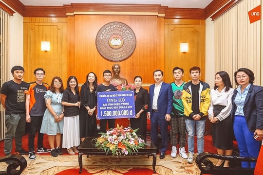 Chung tay cùng cả nước hướng về miền Trung