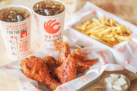 Bị app giao đồ ăn tăng phí, các chuỗi nhà hàng chuyển hướng ra sao?