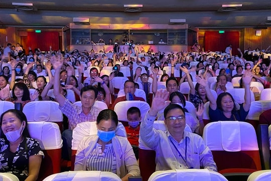 Đêm nhạc Tình doanh nhân hướng về miền Trung