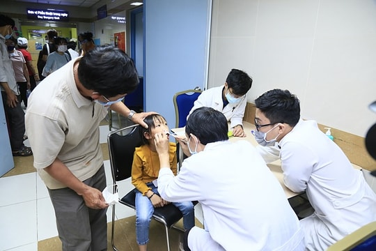 Tiếp nối chương trình vì miền Trung, Điện Máy Xanh mang “Tết sớm” đến trẻ em hở hàm ếch