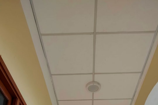 Saint-Gobain Việt Nam hỗ trợ 7.000 tấm trần Vĩnh Tường Ánh Kim cho trường học vùng lũ