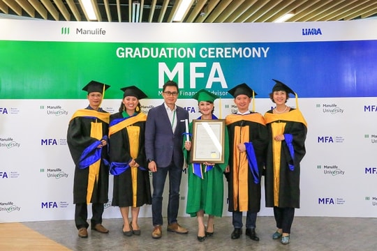 Manulife Việt Nam tôn vinh tư vấn viên chuyên nghiệp