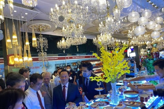 Hơn 200 doanh nghiệp giảm giá, kích cầu mua sắm cuối năm