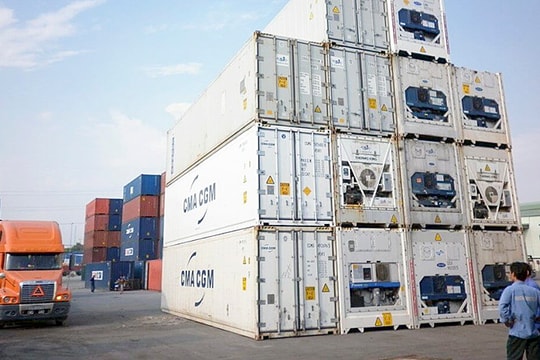Đầu 2021, doanh nghiệp vẫn loay hoay tìm container xuất hàng, cước tăng 3-5 lần