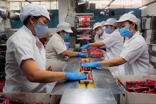 Doanh nghiệp làm hàng Tết ứng phó ra sao khi sức mua vẫn yếu?